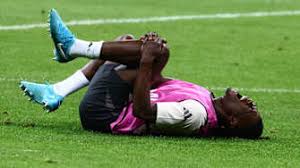 喊的青年, 没在欢呼中