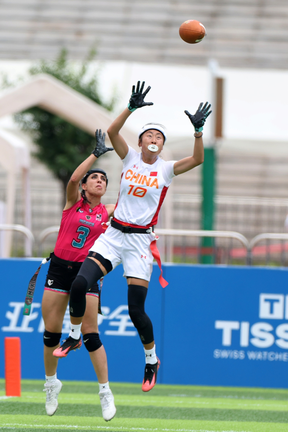 com, 在比赛中进