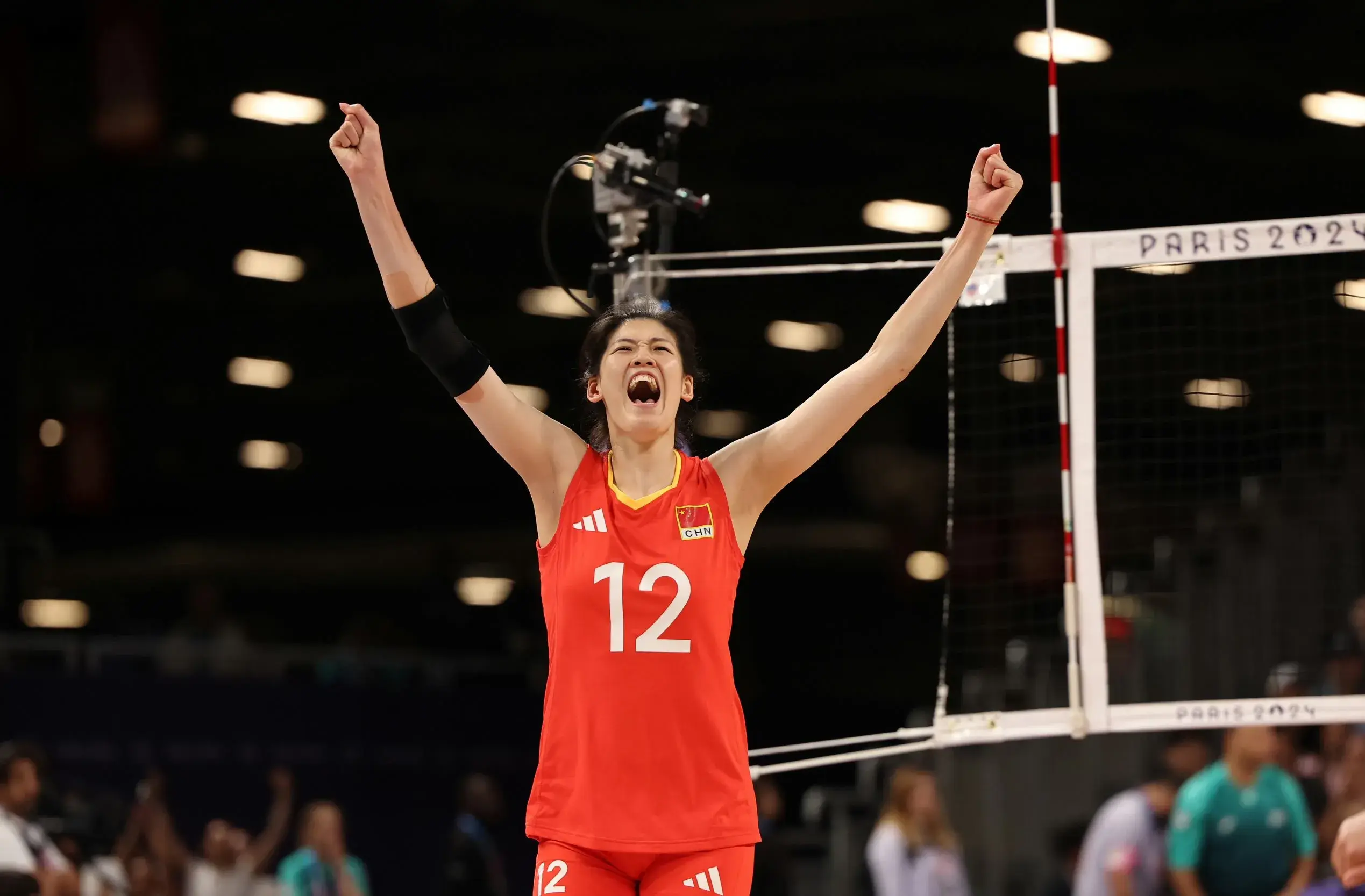 的背飞和拦, 赛我们成绩