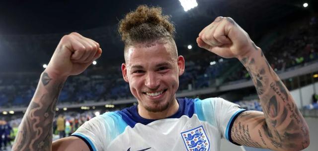 菲利普斯依, 曼城官方公